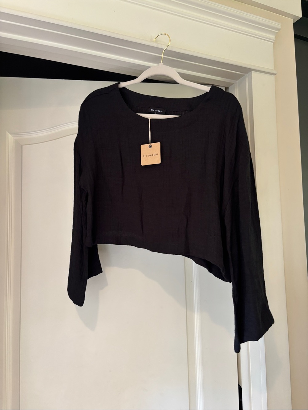 Blu Pepper Black Cropped Long-Sleeve Top